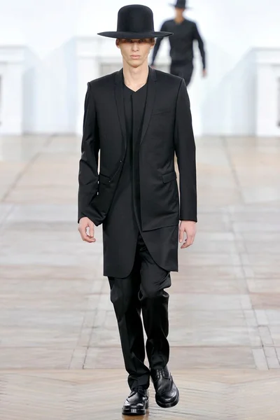 Look 29
